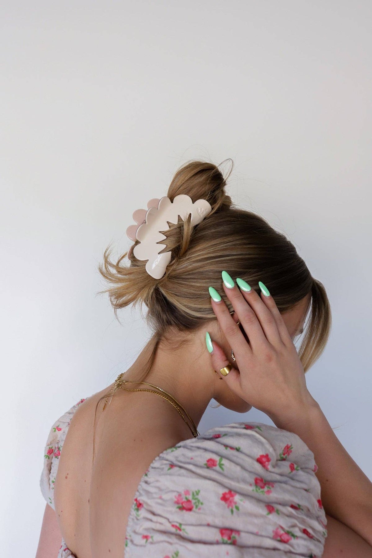 SPRING PETAL ARCH CLAW