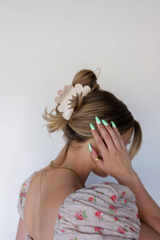 SPRING PETAL ARCH CLAW