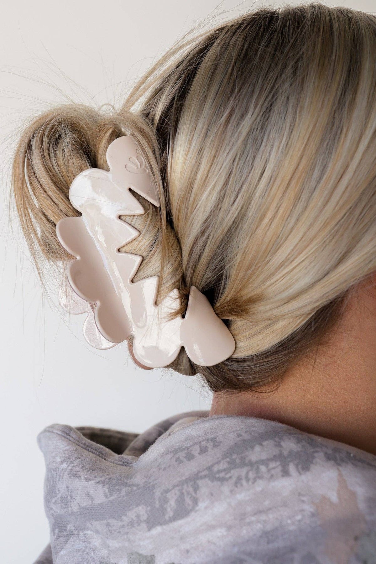 SPRING PETAL ARCH CLAW