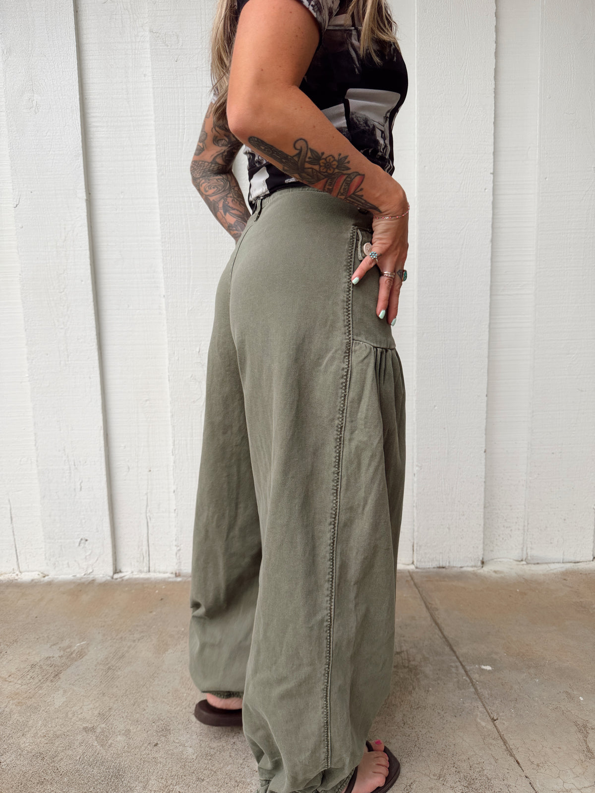 Olive & Oak Wide Leg Pants