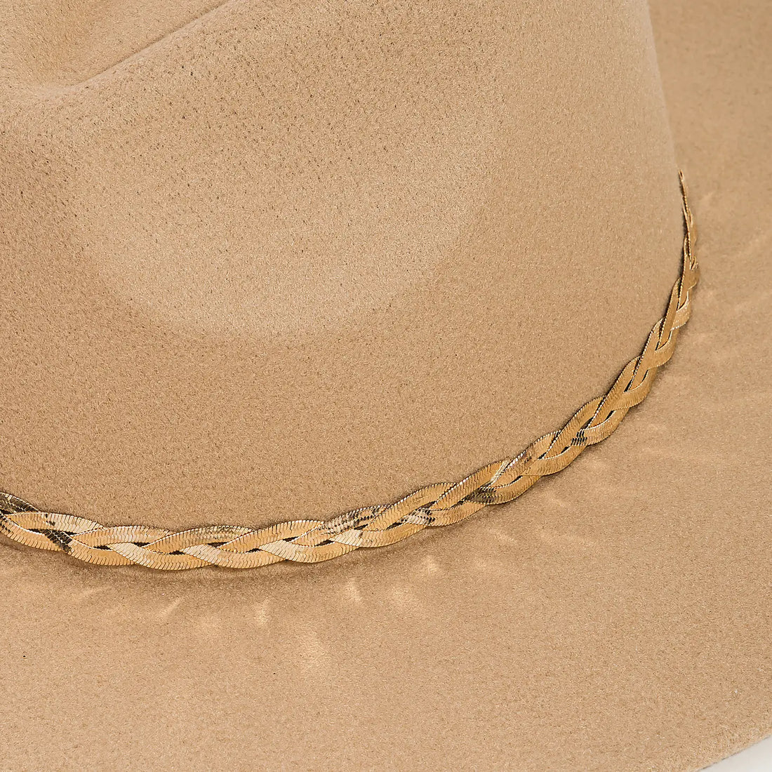 Tan Fall Hat With Gold Chain