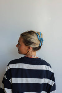 Kaxi Original Wavy Hold Everything Claw: POWDER BLUE